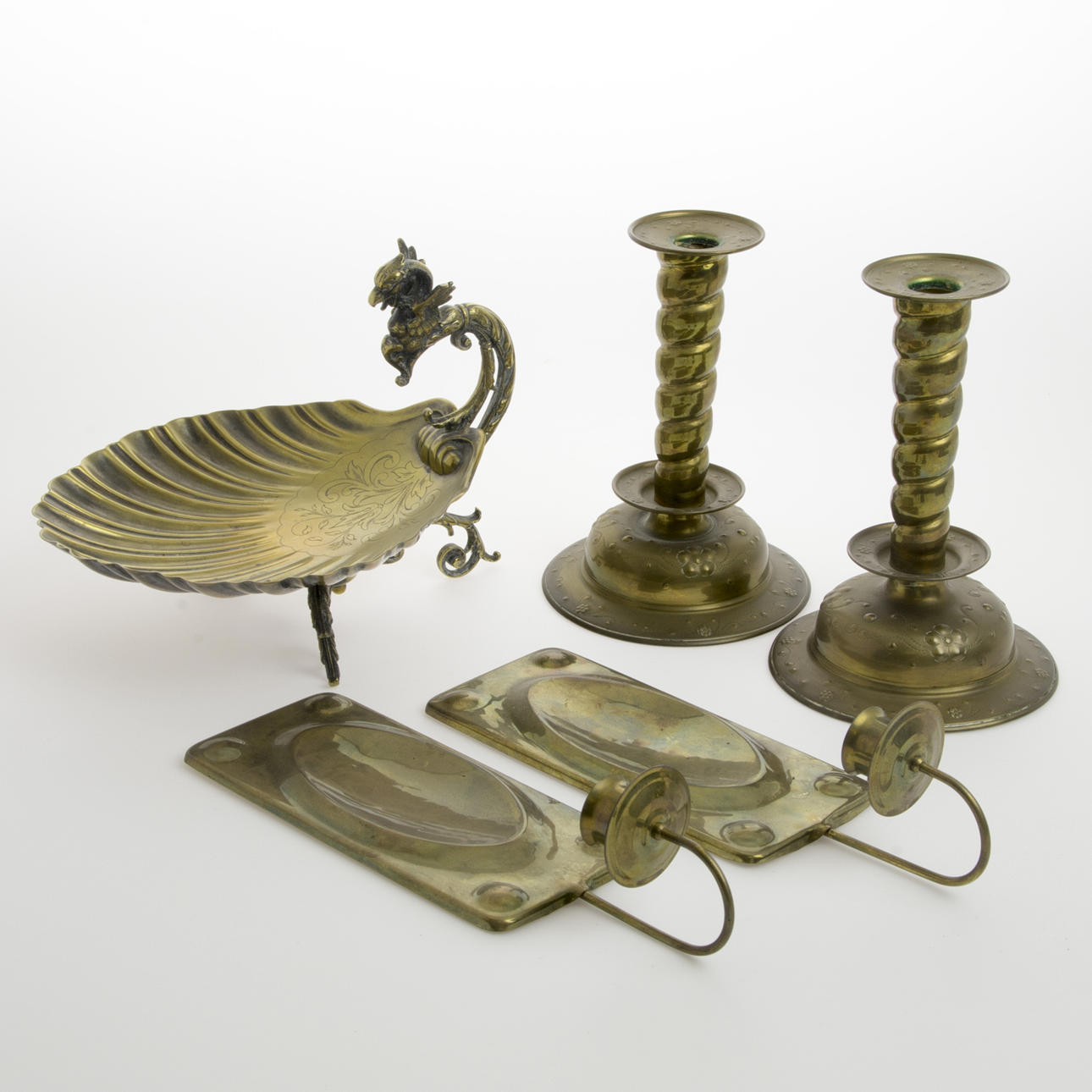 LJUSSTAKAR, VÄGGLAMETTER SAMT SKÅL, 5 delar, mässing.