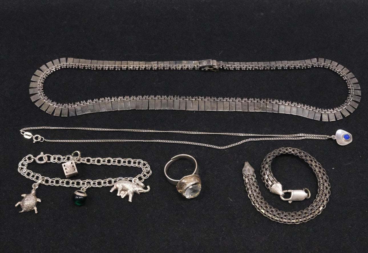 FIVE PIECE JEWELRY, SILVER.