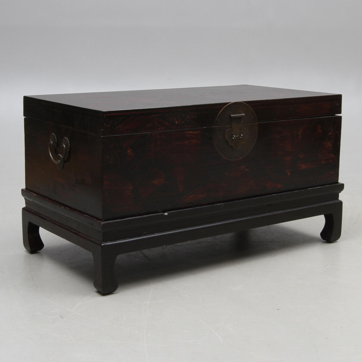 KISTA, på benställning, orientalisk, 1900/2000-tal.