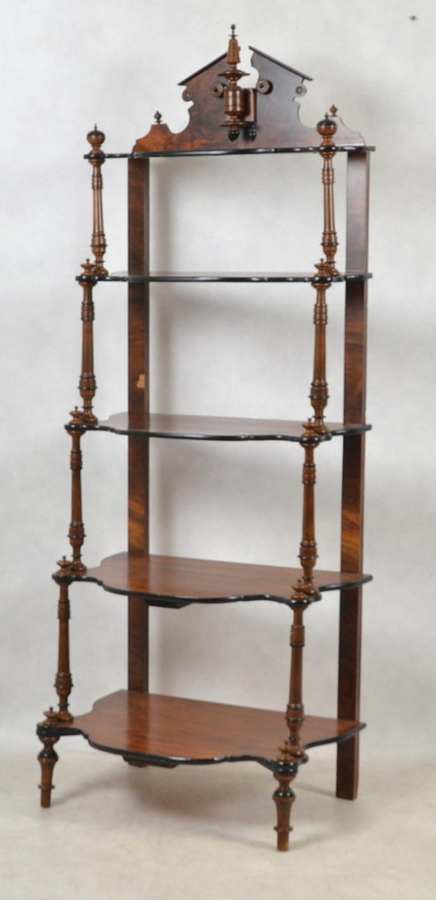 ETIENNE-HYLLA, trä, 1800-talets senare hälft.