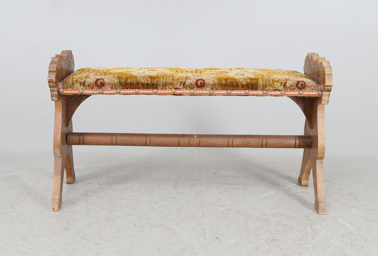 BÄNK, trä och textil, 1800-talets slut.