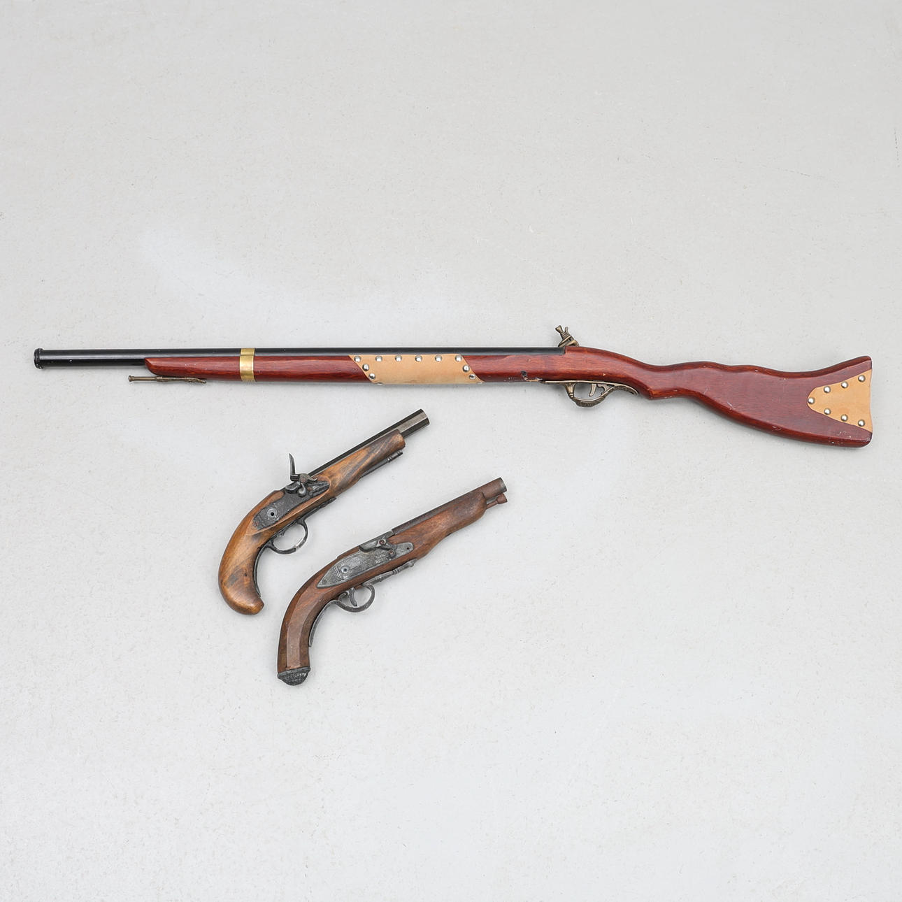 PISTOLS AND RIFLES, Replica. Weapons & Militaria - Guns & Rifles ...