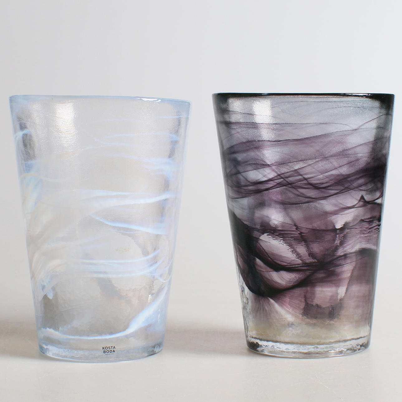 VASER, 2 st. Glas, "Mine", Ulrica Hydman-Vallien, Kosta Boda.