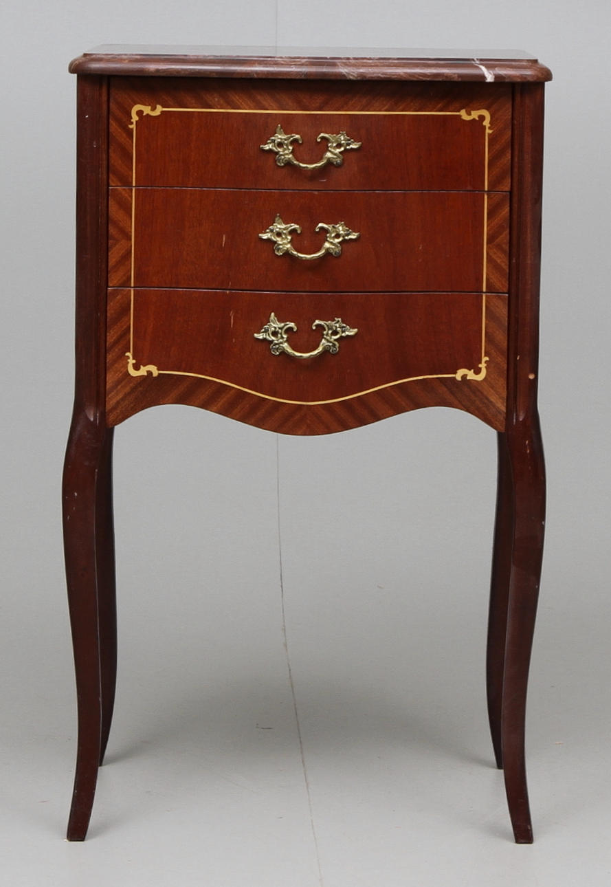 BYRÅ, rokokostil, 1900-tal.