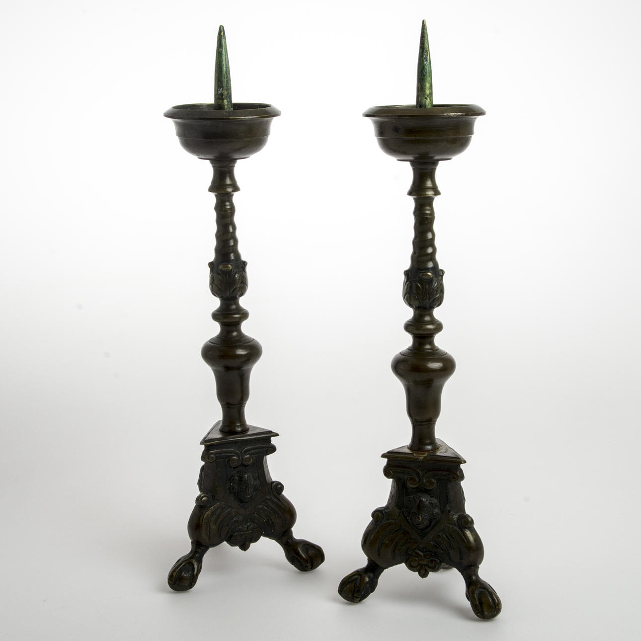 LJUSSTAKAR, 1 par, brons, barockstil.