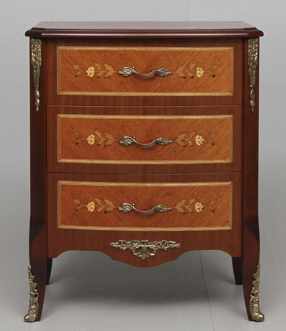 BYRÅ, rokokostil, 1900-tal.