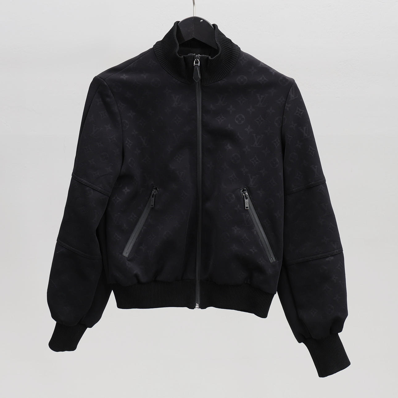 LOUIS VUITTON. Jacka, Embossed Monogram Zip-Up Jacket, storlek 34.