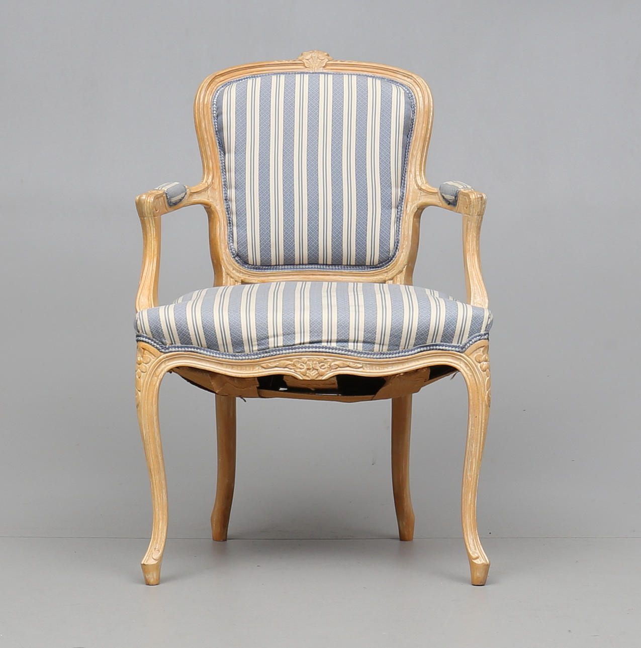 KARMSTOL, rokokostil, 1900-talets början.