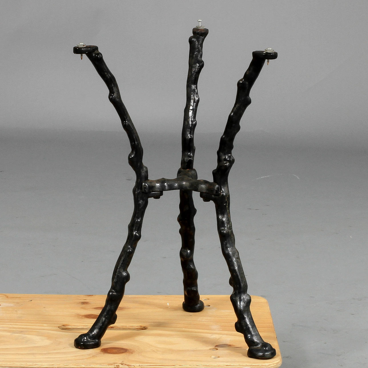 BORDSUNDERREDE, gjutjärn, tidigt 1900-tal.