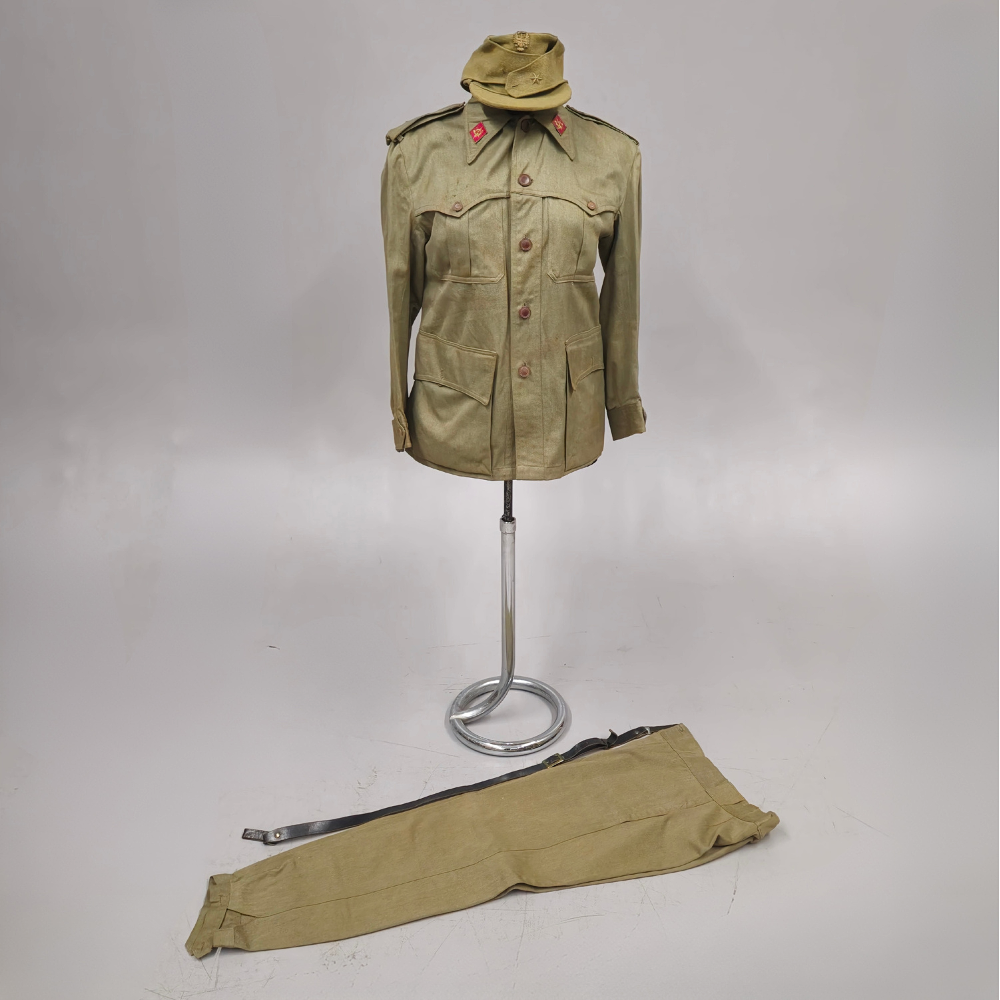 SPANISH MILITARY UNIFORM. TWENTIETH CENTURY.