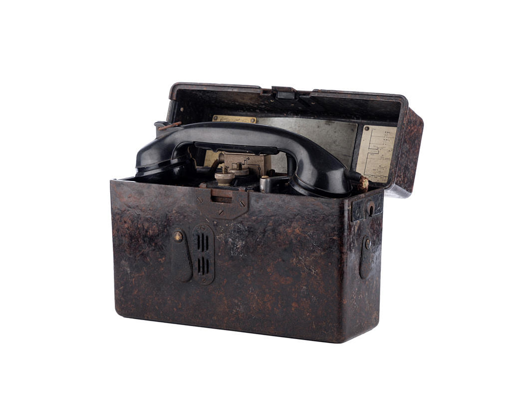 FÄLTTELEFON, svart med stavning alfabetet. Tyska Wehrmacht 1939.