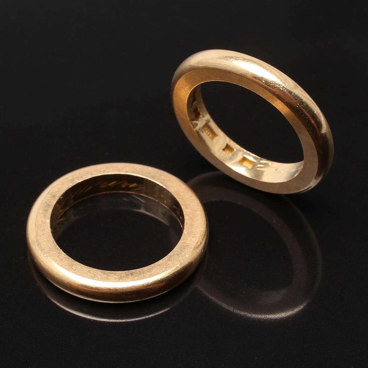 VIGSELRINGAR i 20K gult guld, 2 st, 19 g, Hallengren G F Malmö 1919.