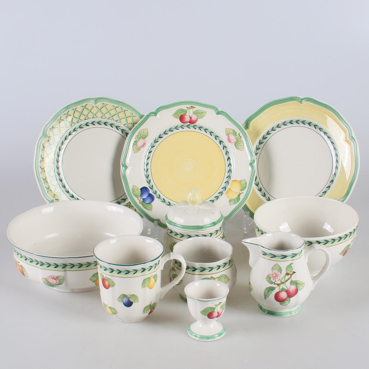 SERVISDELAR, 64 delar, porslin, "French Garden Fleurence", Villeroy & Bosch, 1900-tal.