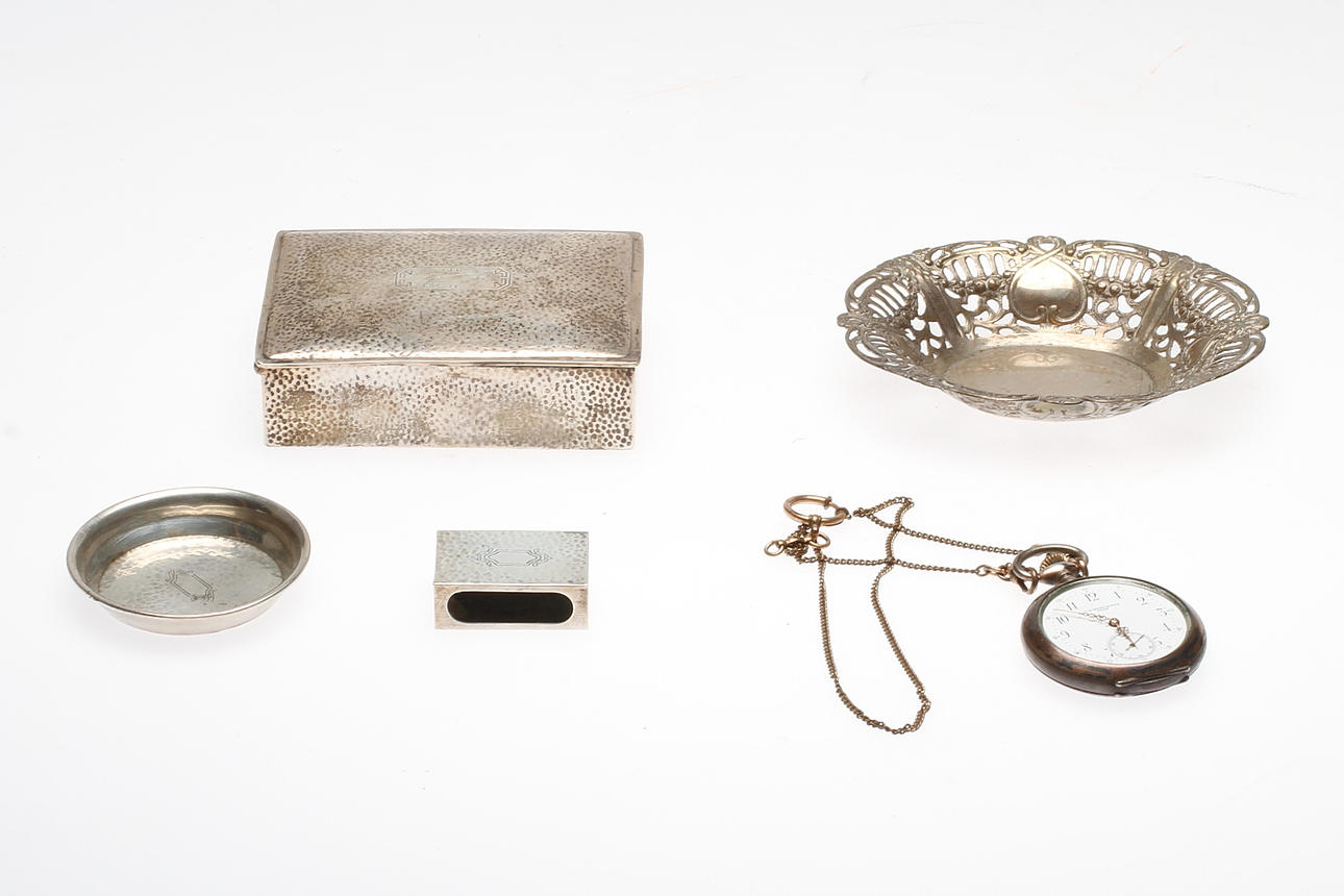SILVERFÖREMÅL samt FICKUR, 5 delar, silver.
