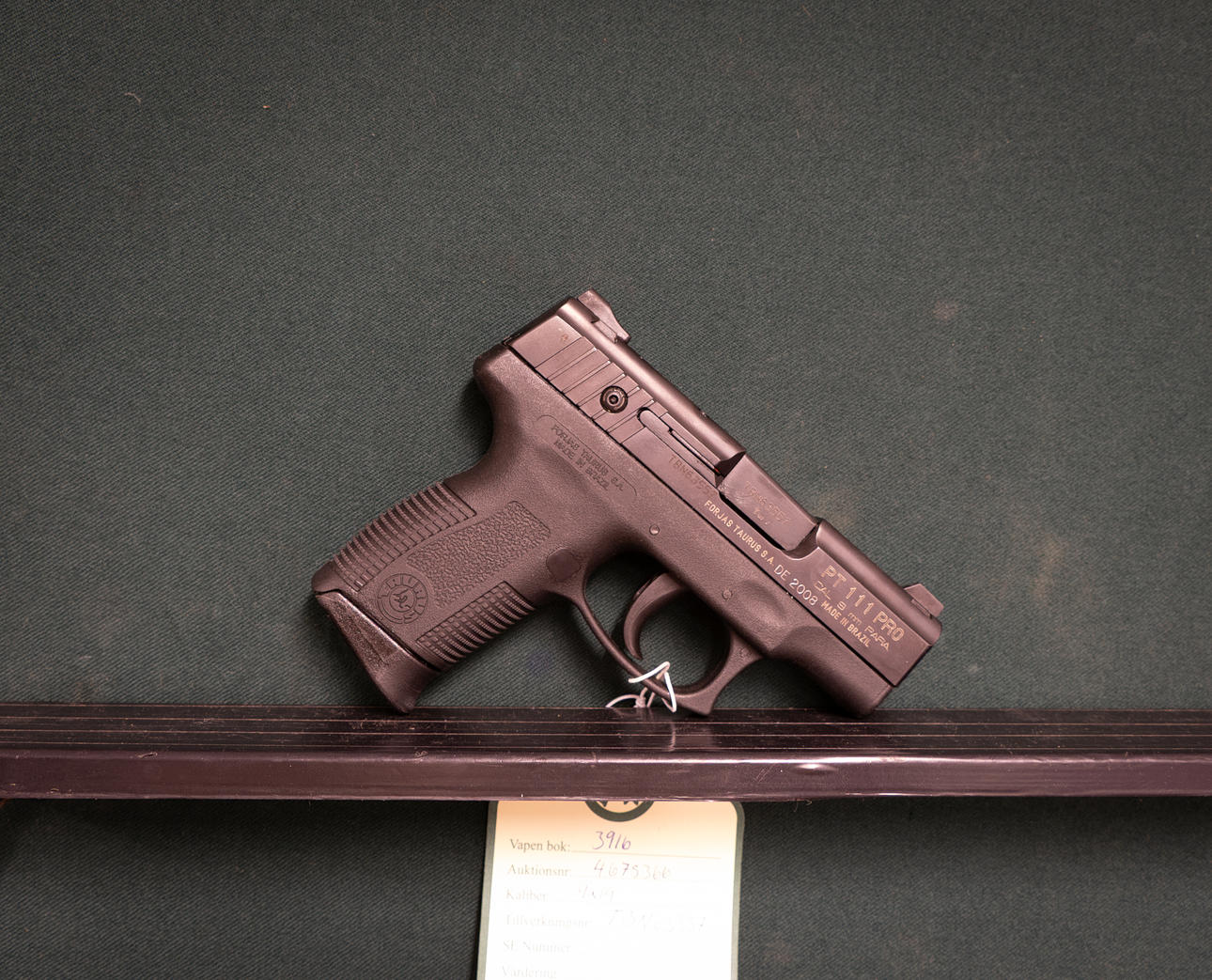 Taurus m/PT111 Tillv.nr. TBN63557.