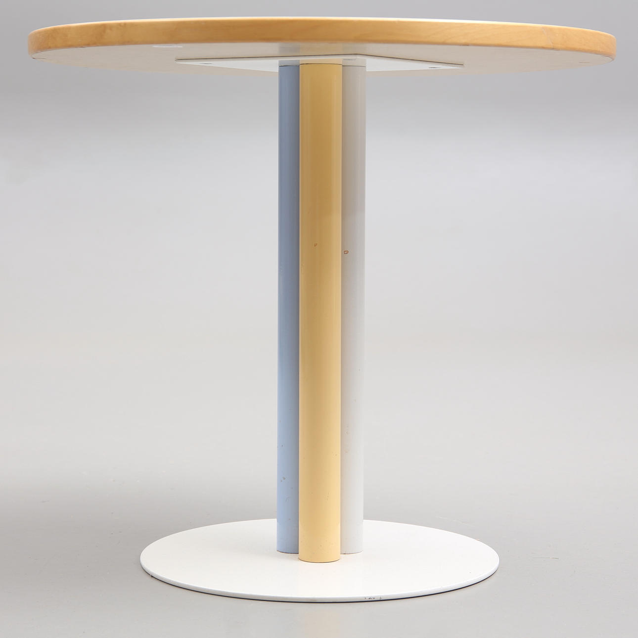 A side table by Lars Norinder, 1970s. Furniture - Tables - Auctionet