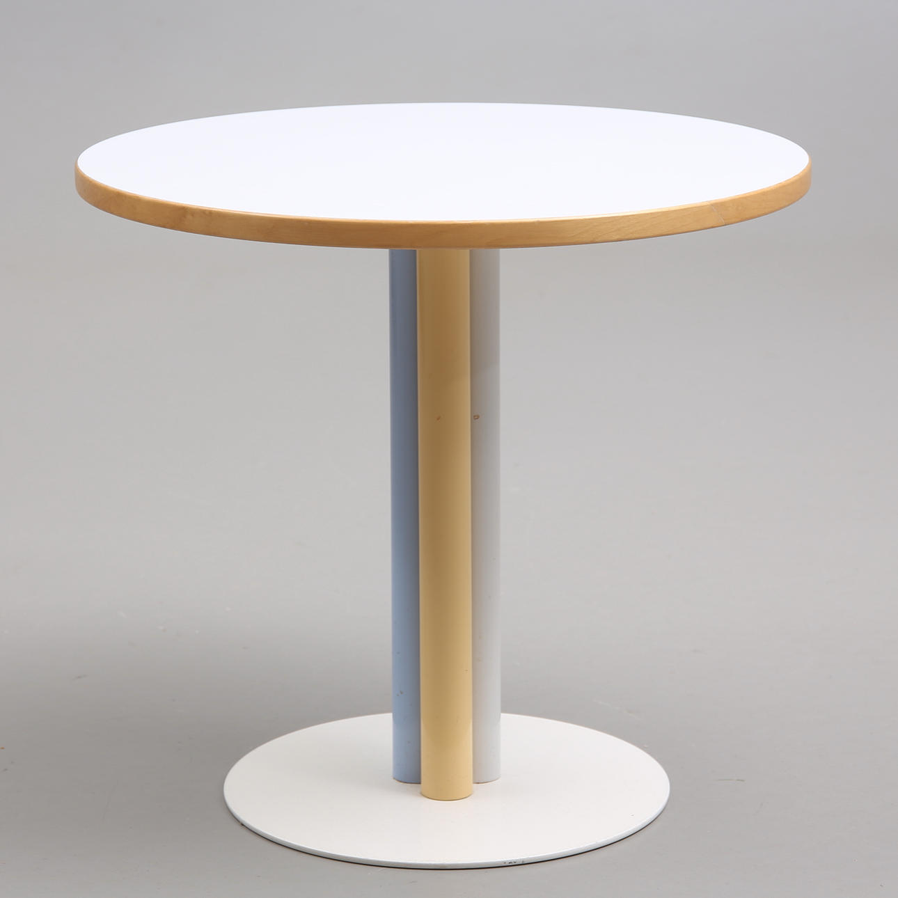 A side table by Lars Norinder, 1970s. Furniture - Tables - Auctionet