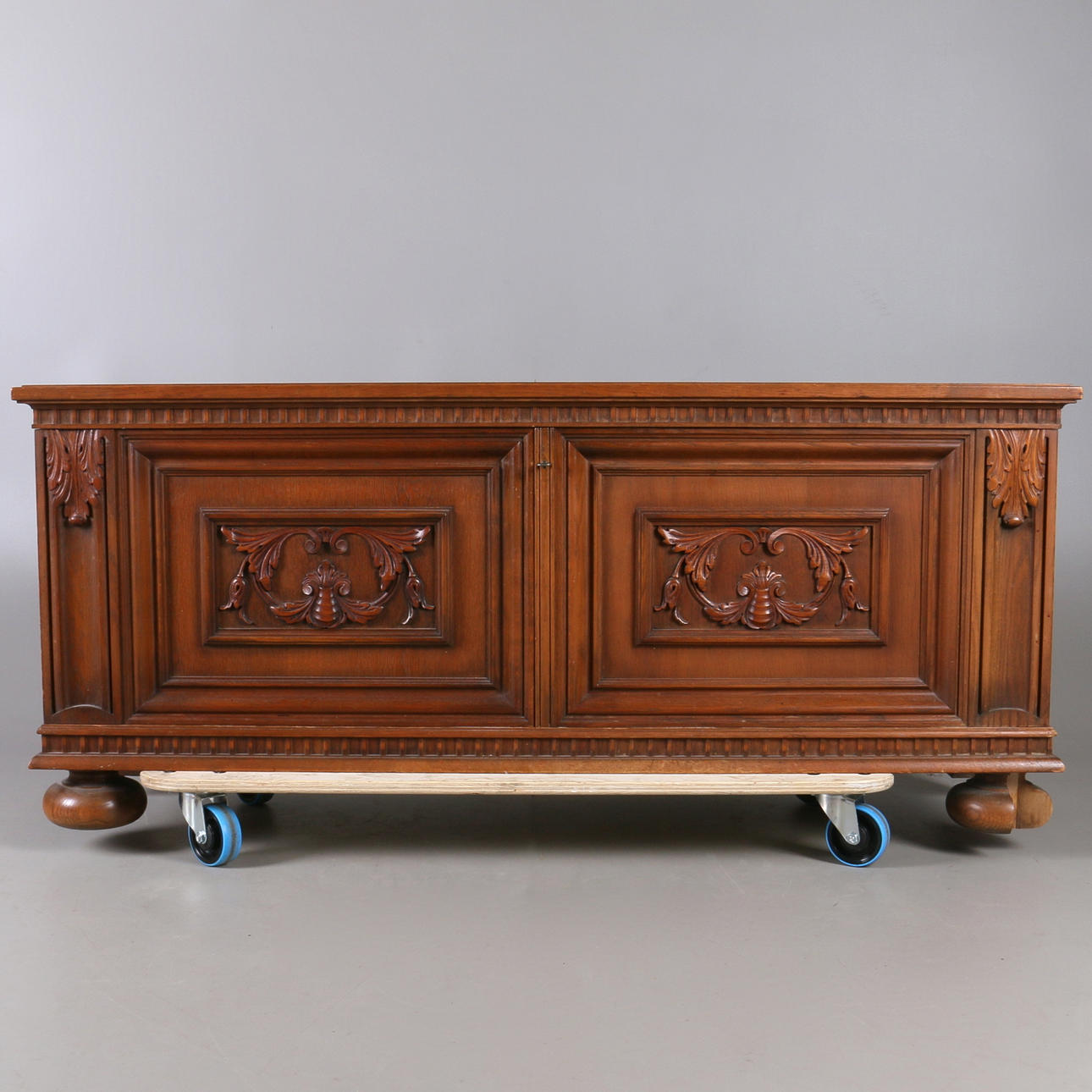 SIDEBOARD, ek, barockstil, Bodafors, 1900-talets första hälft.