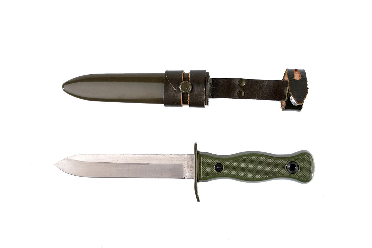 HERBERTZ. ONE HAND KNIFE. Olive grip.