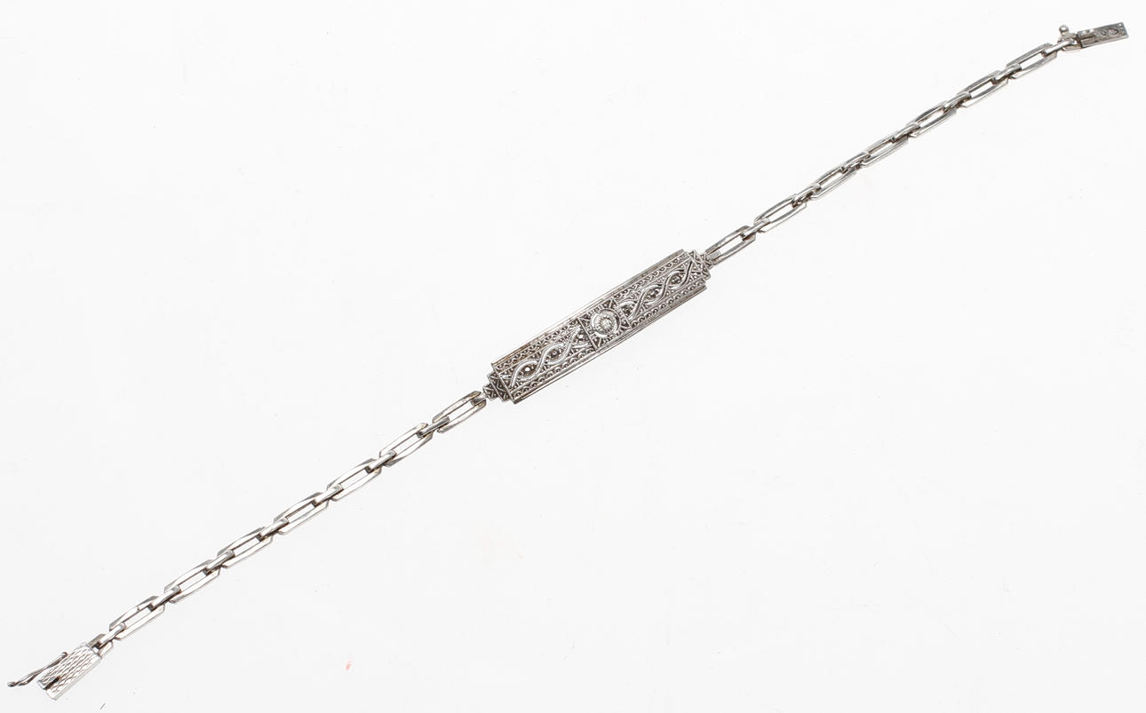 ARMBAND, silver med diamant samt markasiter, 1900-tal.