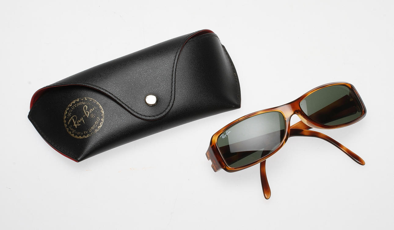 SOLGLASÖGON, dam, Ray Ban modell 4078.