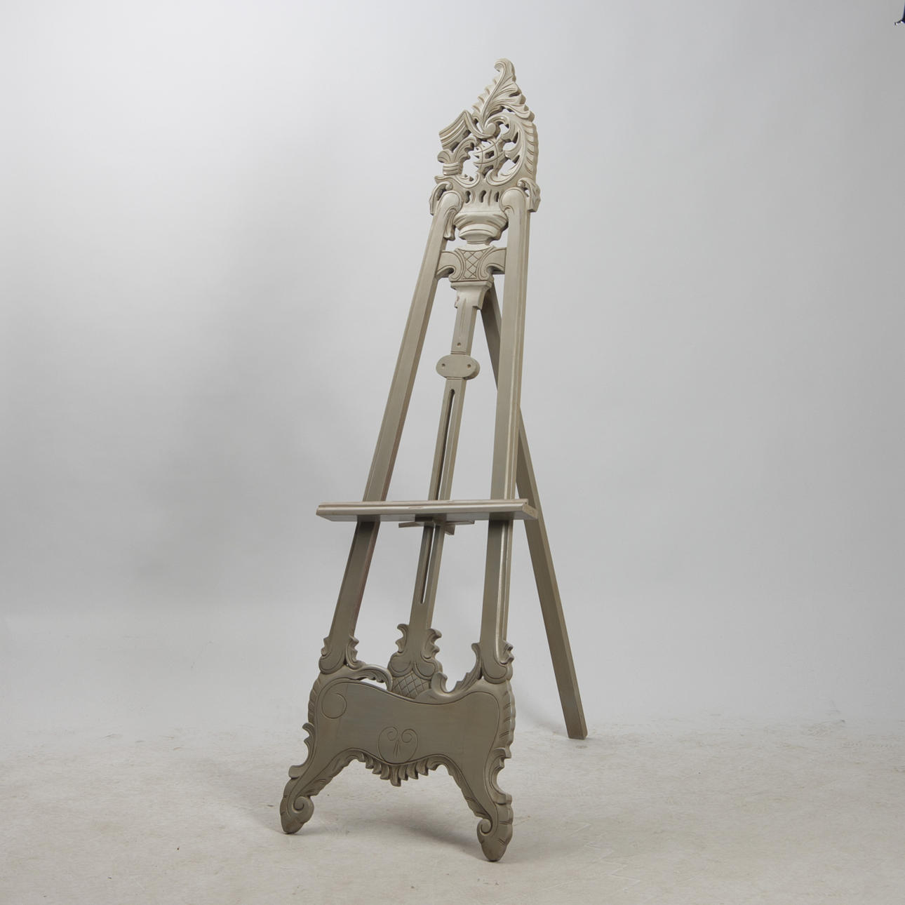 STAFFLI, gråmålat, rokokostil, samtida.