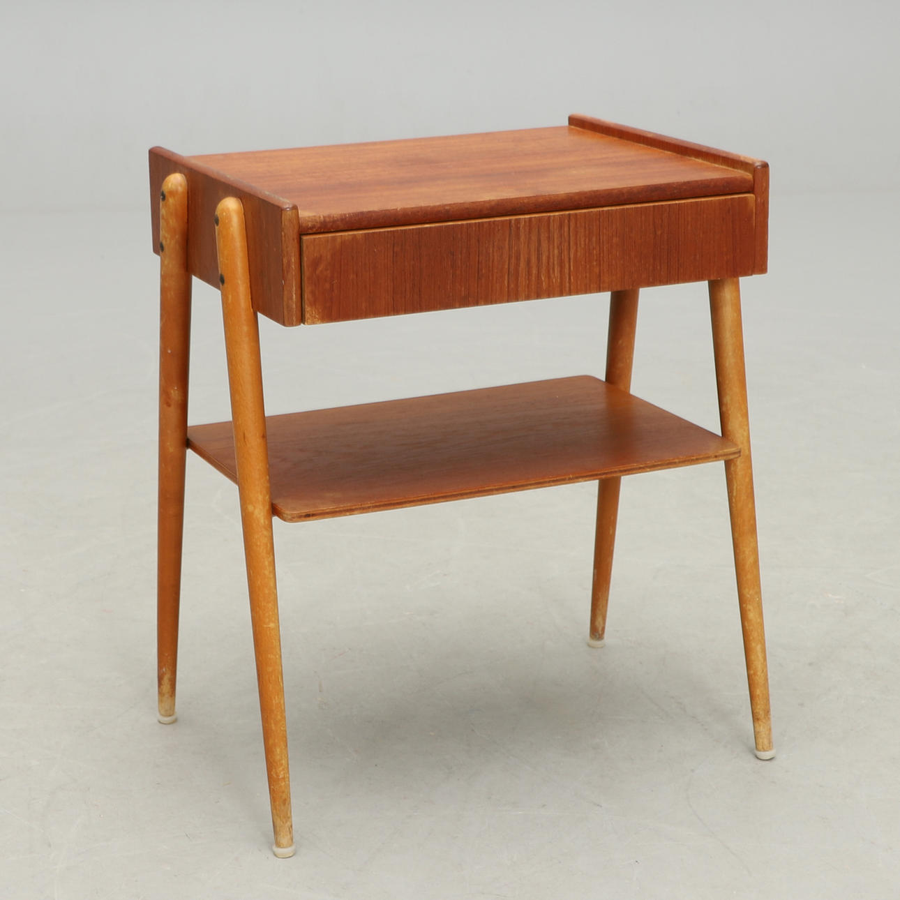 CARLSTRÖM & Co Möbelfabrik, sengebord, 1950'er.