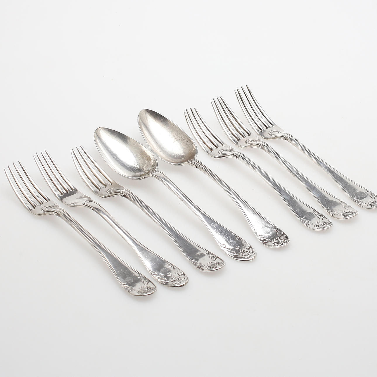 BESTICK, 8 delar, modell "Gammal Fransk", Gustaf Möllenborg samt Gustaf Folcker, Stockholm, 1800-talets första hälft, vikt 504 gram.