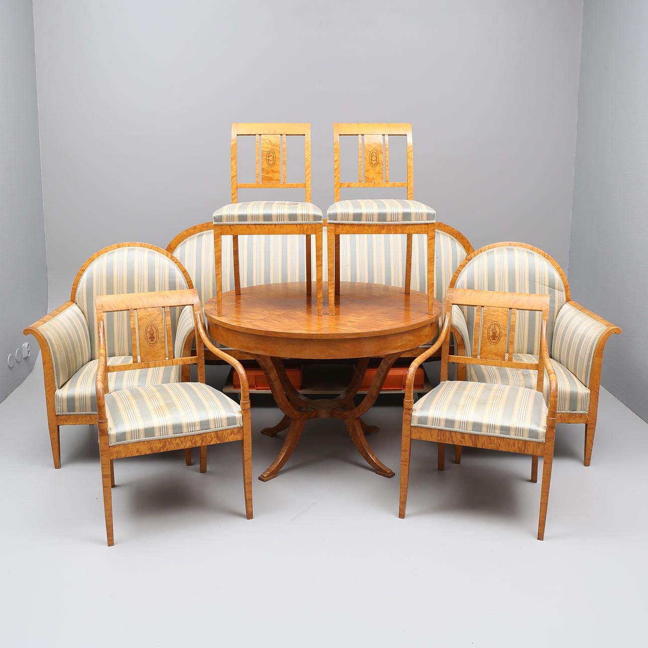 SALONGSMÖBEL, 8 delar, Karl Johan-stil, tidigt 1900-tal.