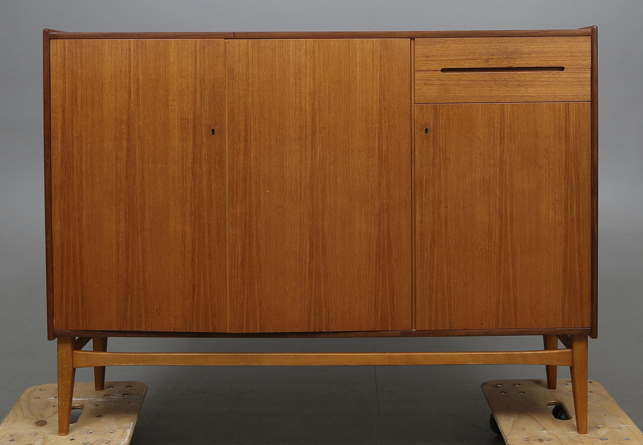 LINNESKÅP, teak, 1960-tal.