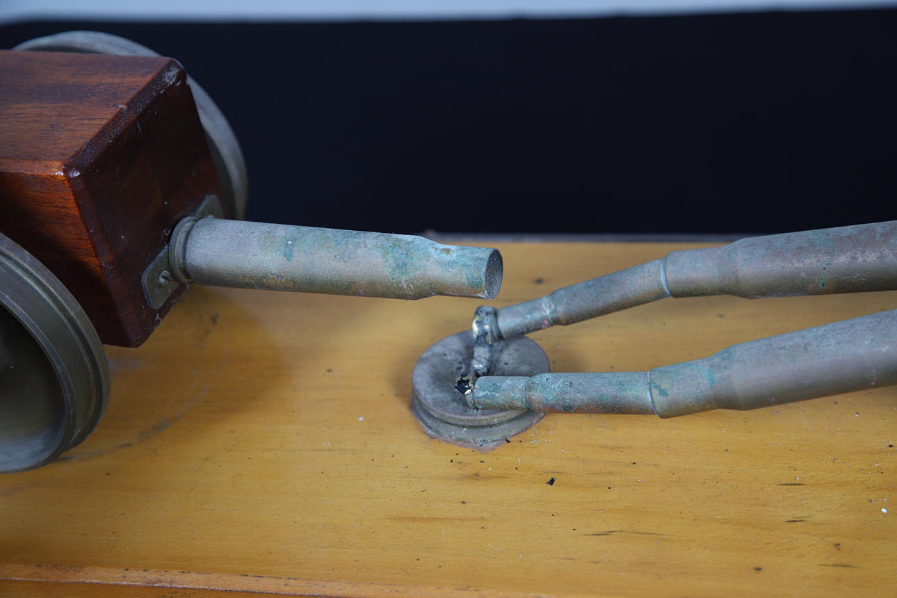 A TRENCH ART FIELD GUN MODEL. Weapons & Militaria - Other - Auctionet