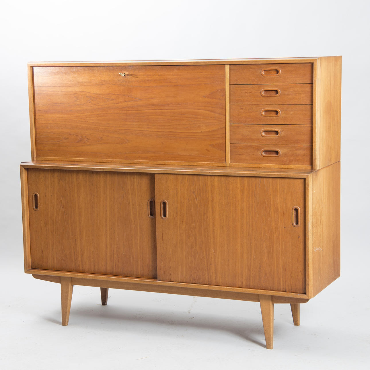 SIDEBOARD MED BARÖVERDEL, teak, 1960-tal.