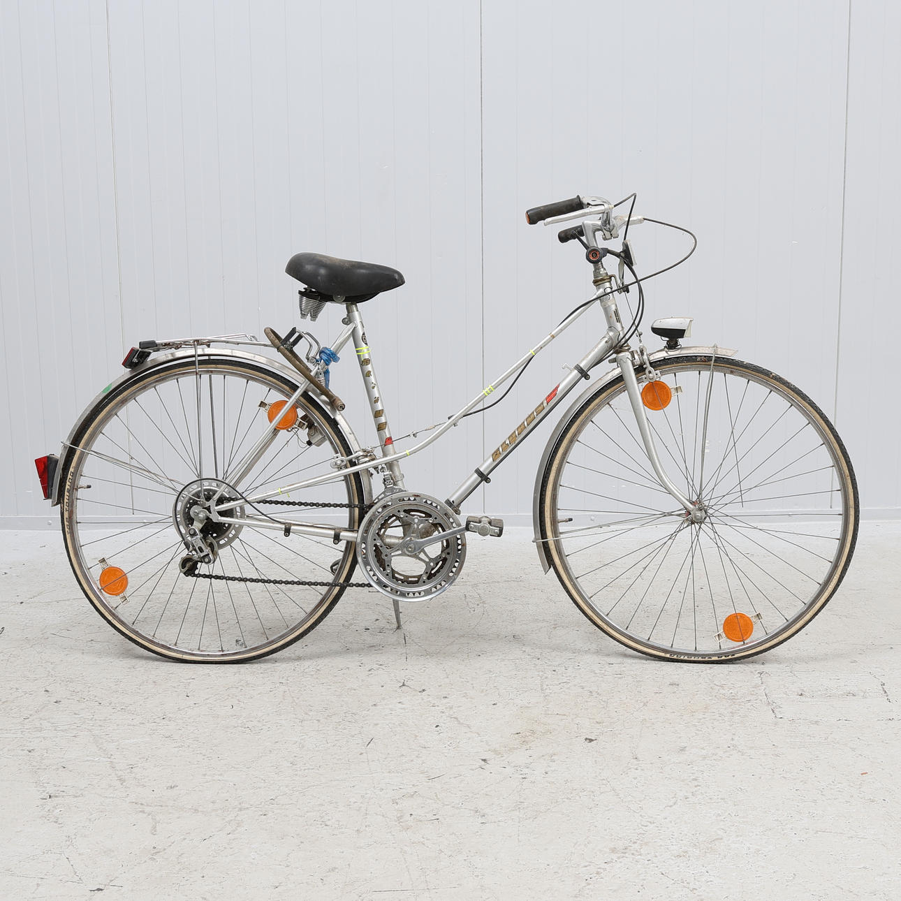 DAMECYKEL, 5 gear, Globus 2000.