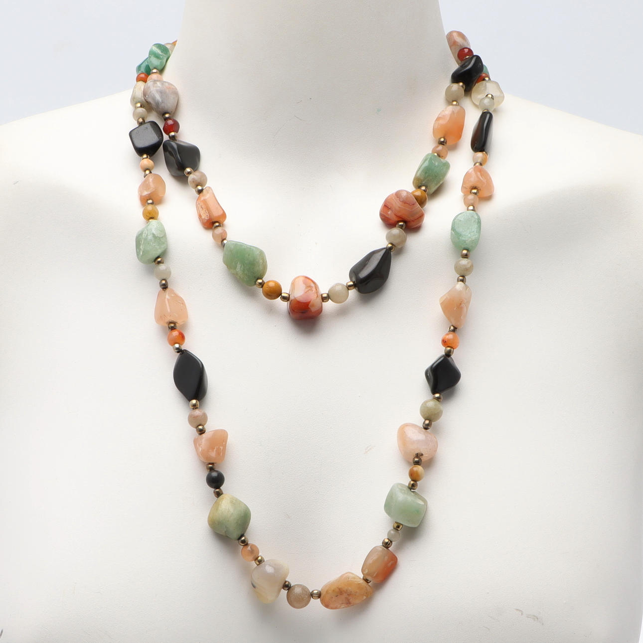 COLLAR, 2 piezas, piedras semipreciosas.