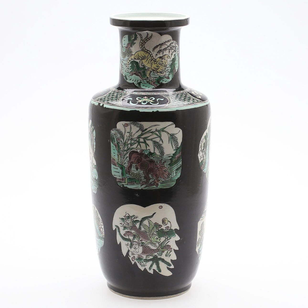 VAS, porslin, Kina, troligen Kang-Xi.