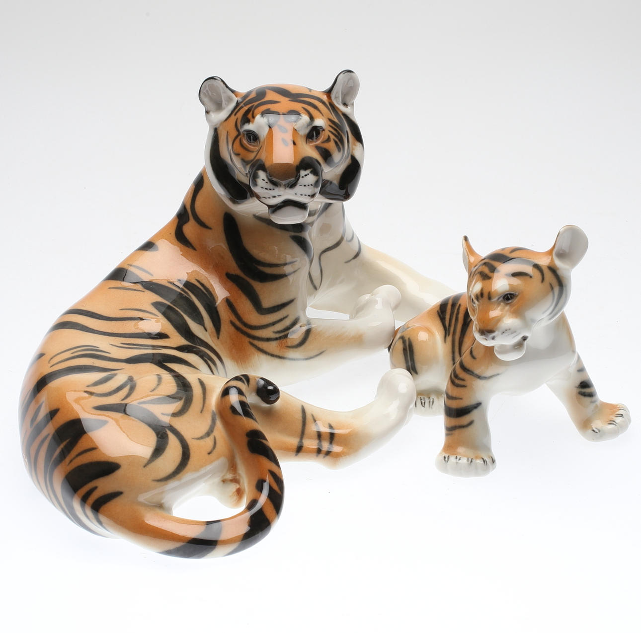 FIGURINER, 2 st, porslin, sibiriska tigrar, Lomonosov, USSR.