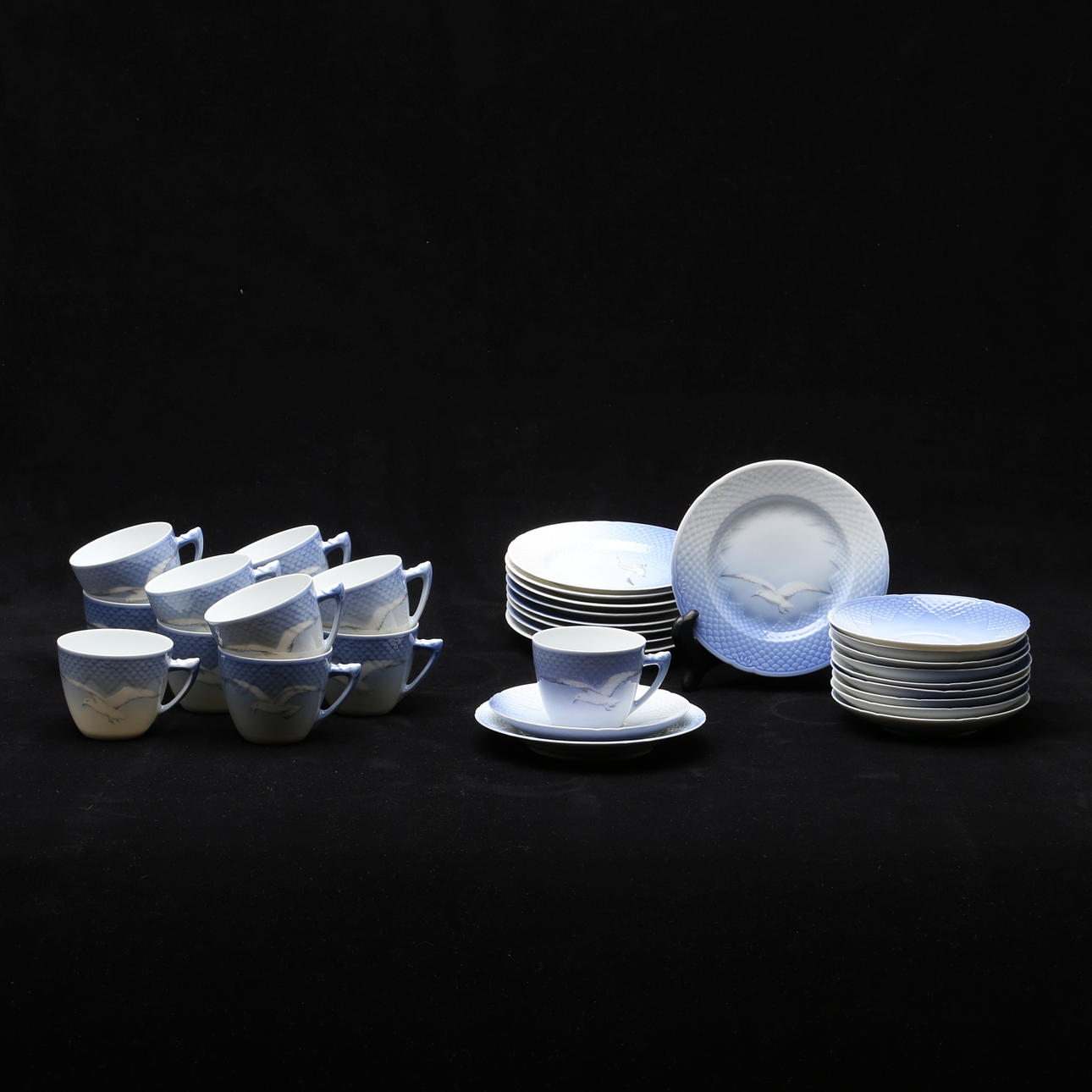 KAFFESERVIS, 32 delar, porslin, "Blå måsen" Bing & Gröndahl, Danmark.