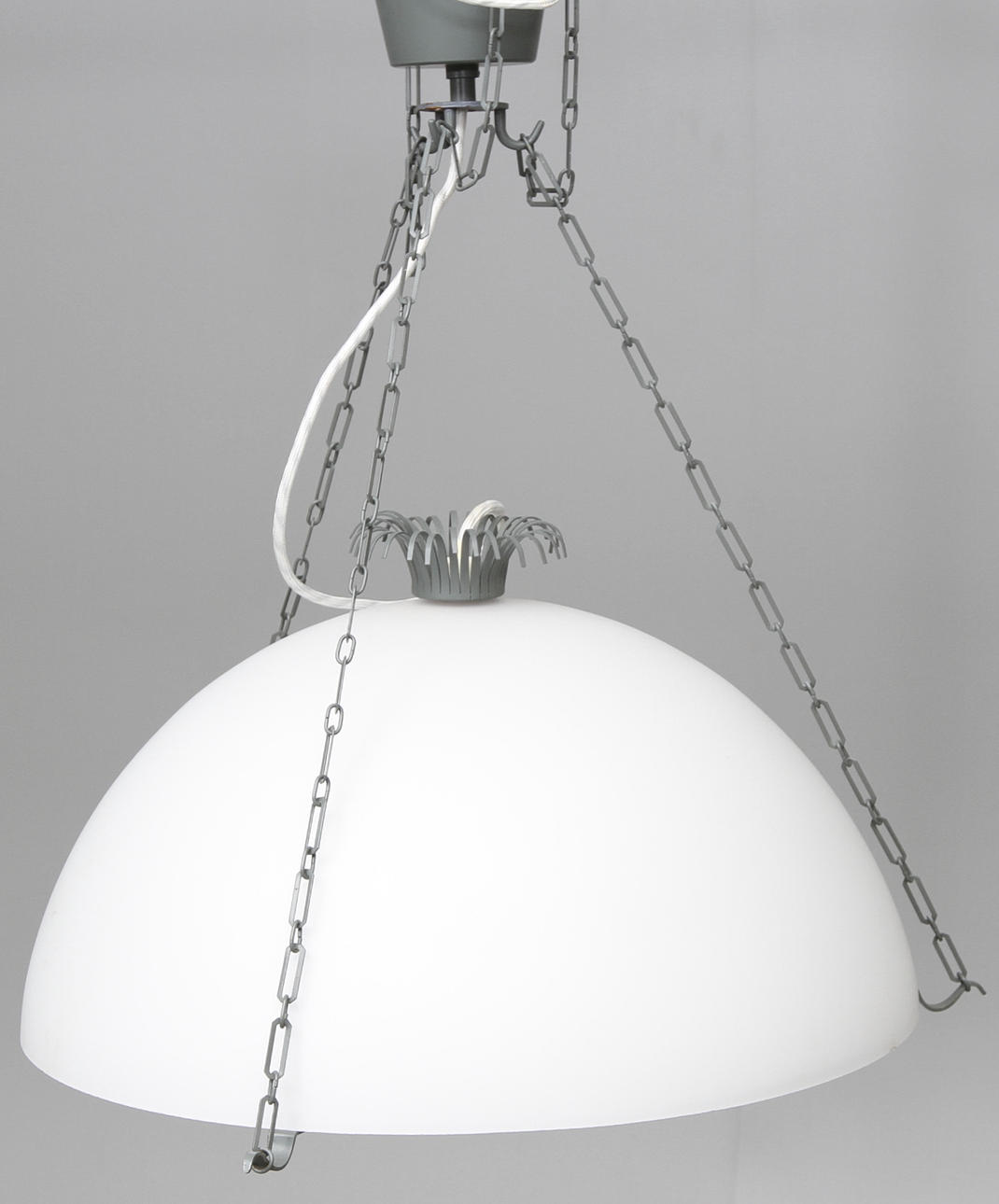 TAKLAMPA, Gunnar Asplund, Böhlmarks eller Ateljelycktan, höjd utan kedja ca 30 cm.