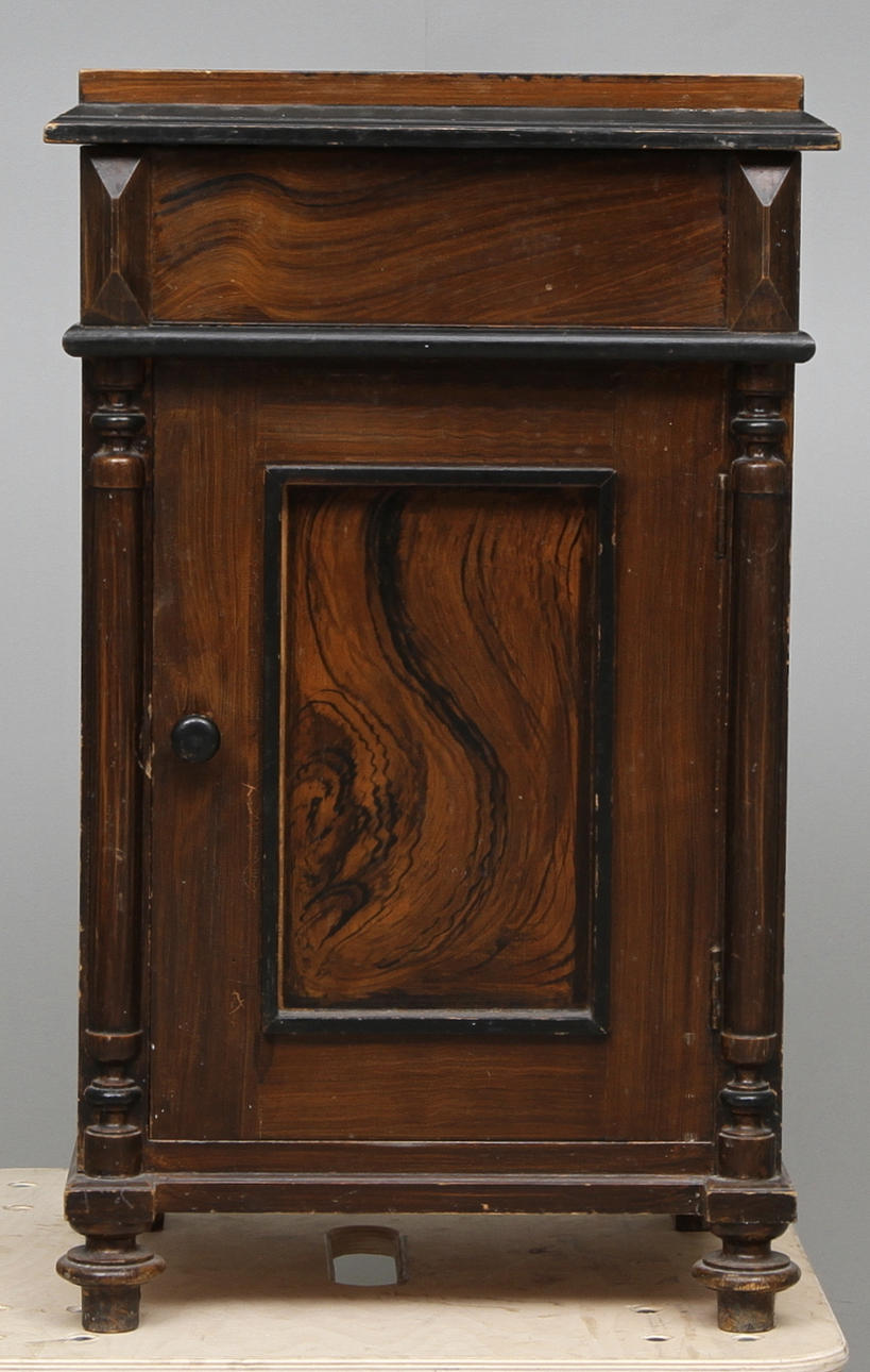 KOMMOD, 1800-tal.