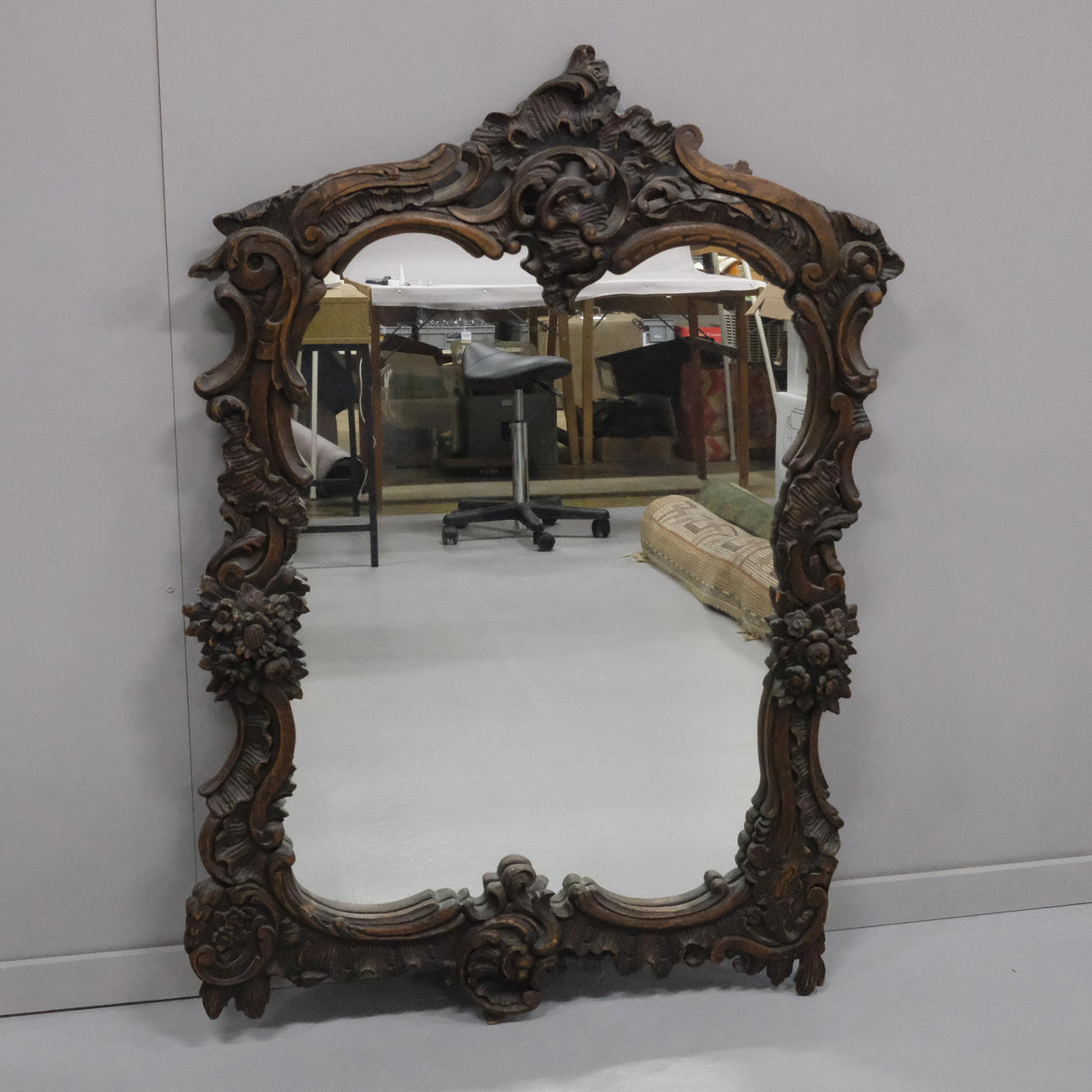 WALL MIRROR, NEO-ROCOCO STYLE, 20TH CENTURY.
