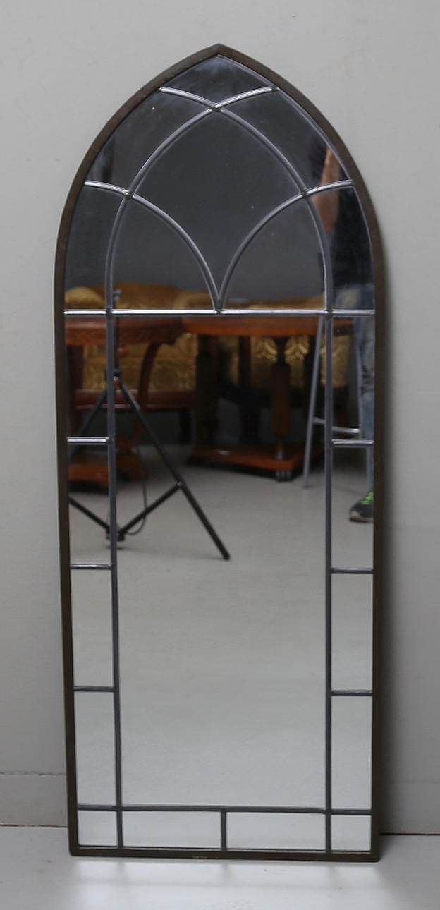 SPEGEL, blyinfattat glas, nygotisk-stil, 1900-tal.