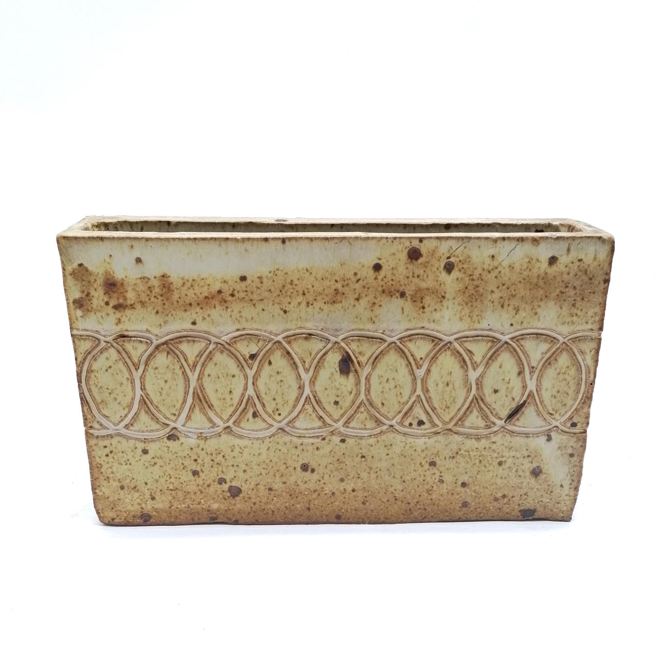 *STUDIO POTTERY SLAB VASE WITH INTERLOCKING CIRCLE PATTERN.