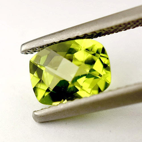 Peridot, 1.67 ct. grön, certifierad.