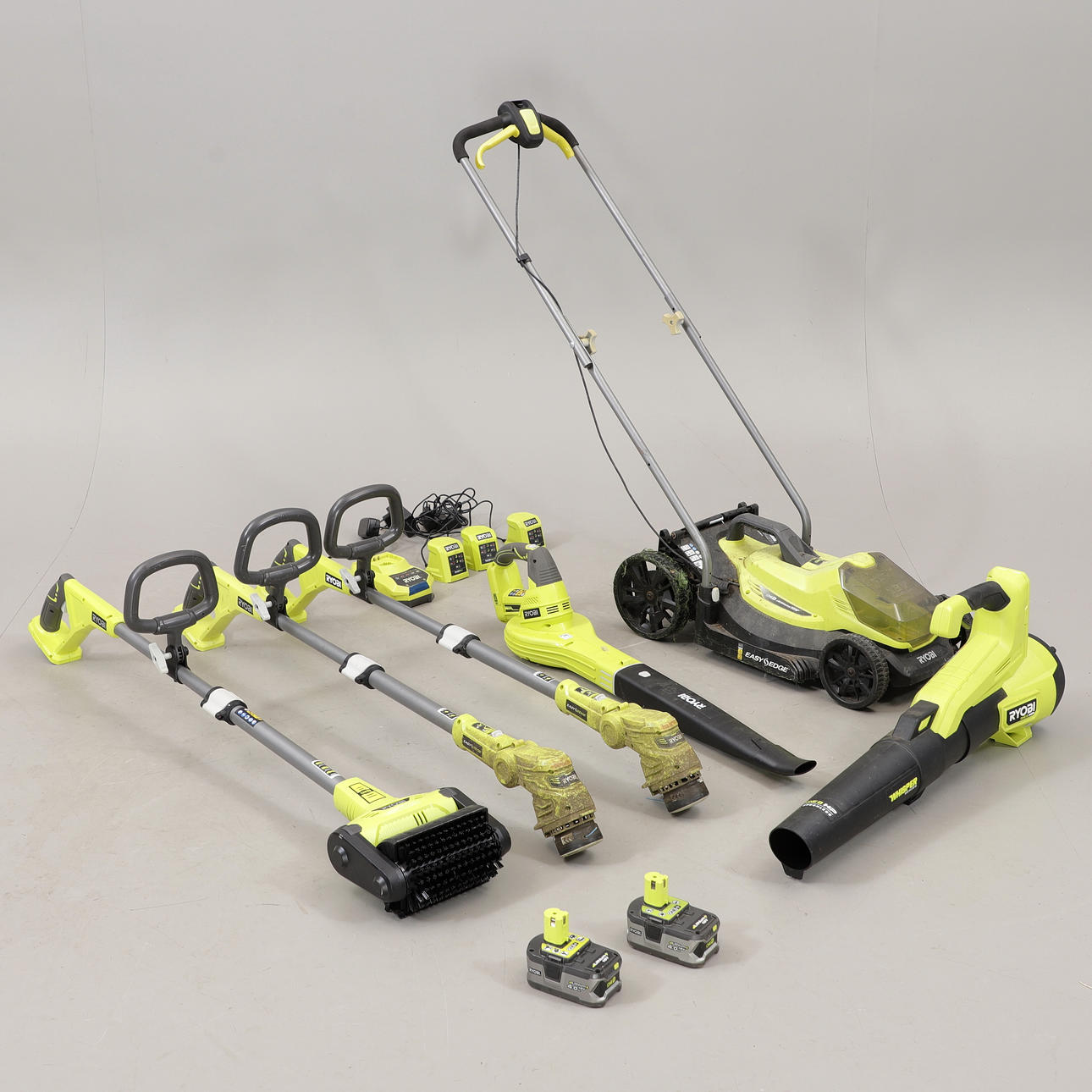 HERRAMIENTAS DE JARDÍN, muchas, Ryobi.