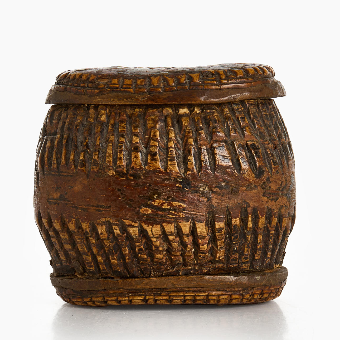 A snuff box, handfuls, 19th century. Cover and bottom with recessed ...