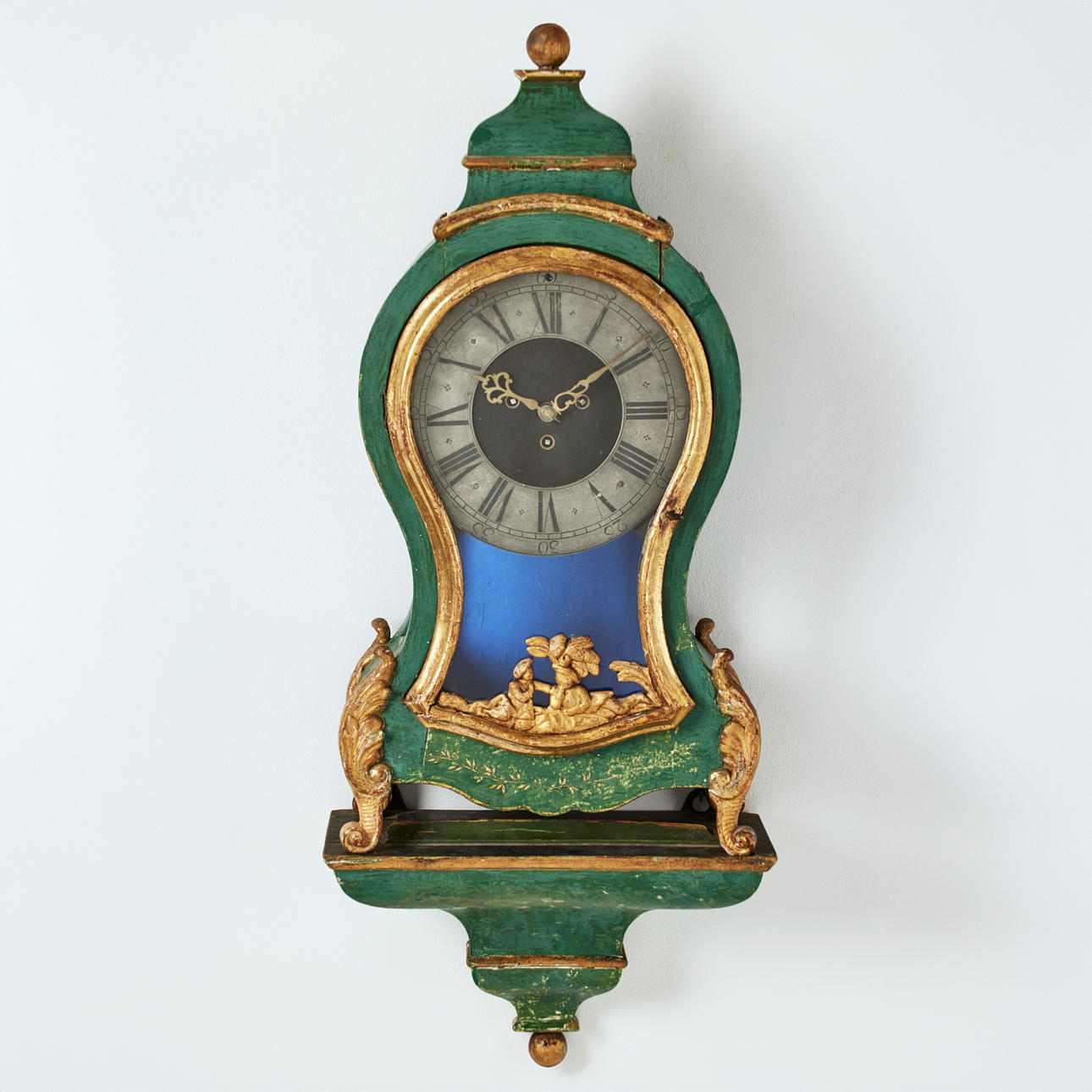 AN 18TH-CENTURY ROCOCO CONSOLE CLOCK, half stroke, green painted dial ...