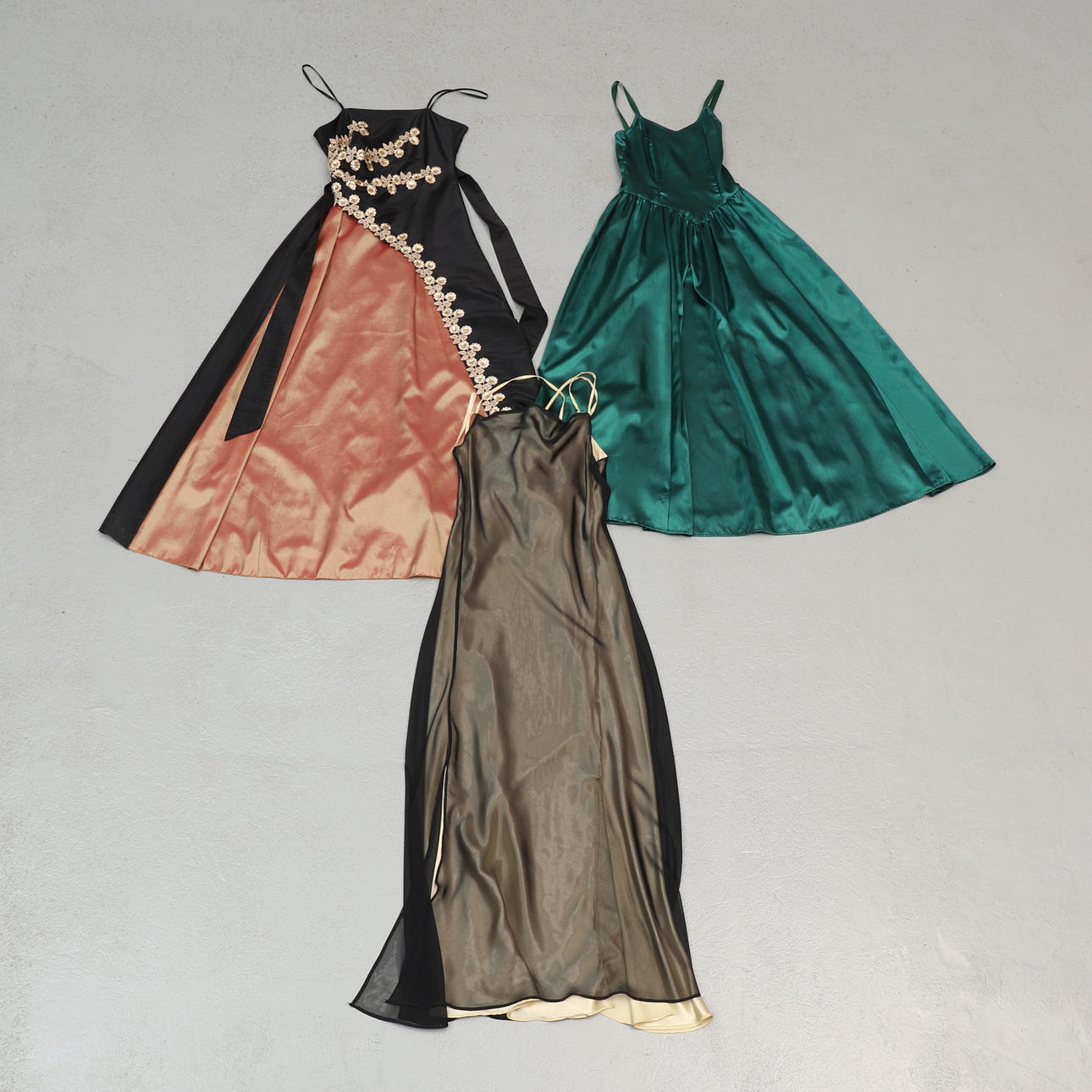 EVENING DRESSES, 3 pcs, including Cherlone. Vintage & Designer Fashion -  Auctionet