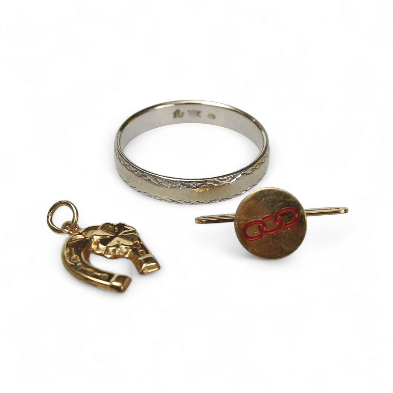 RING, SHIRT BUTTON AND CHARM, 18k gold, 3 pieces.