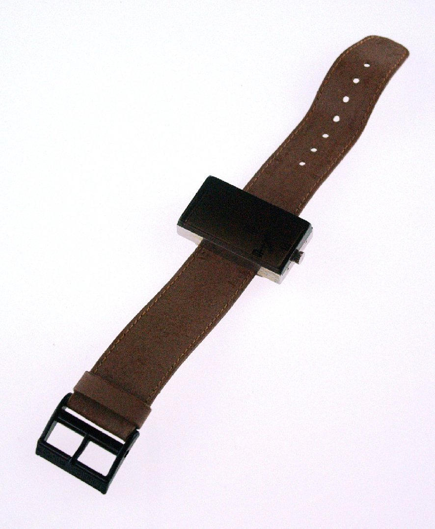 HERRKLOCKA - PIERRE CARDIN.