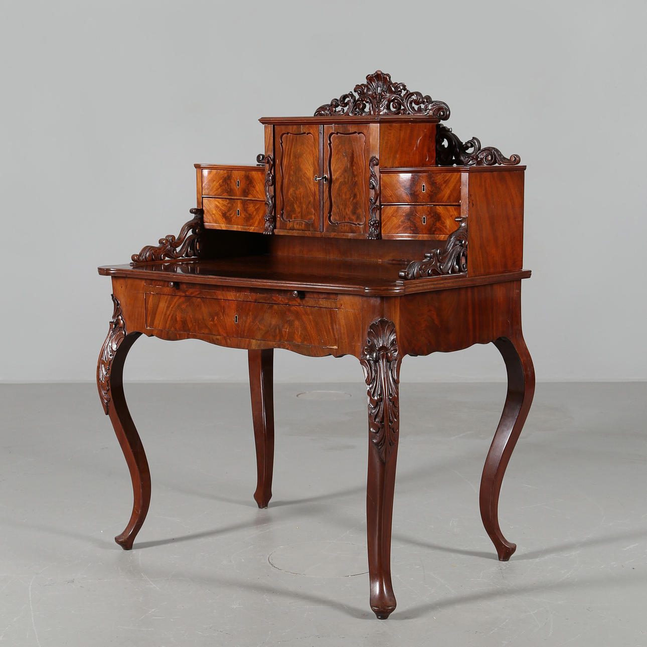 SKRIVBORD, mahogny, nyrokoko 1800-talets mitt.